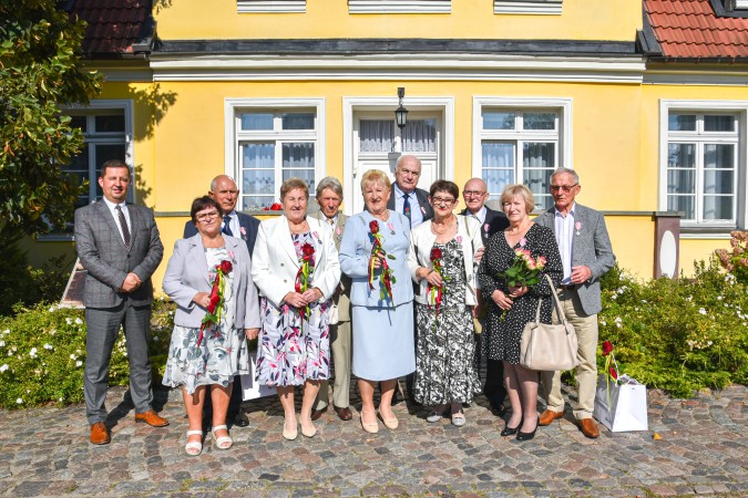 Te pary wiedzą, co to znaczy spędzić ze sobą pół wieku